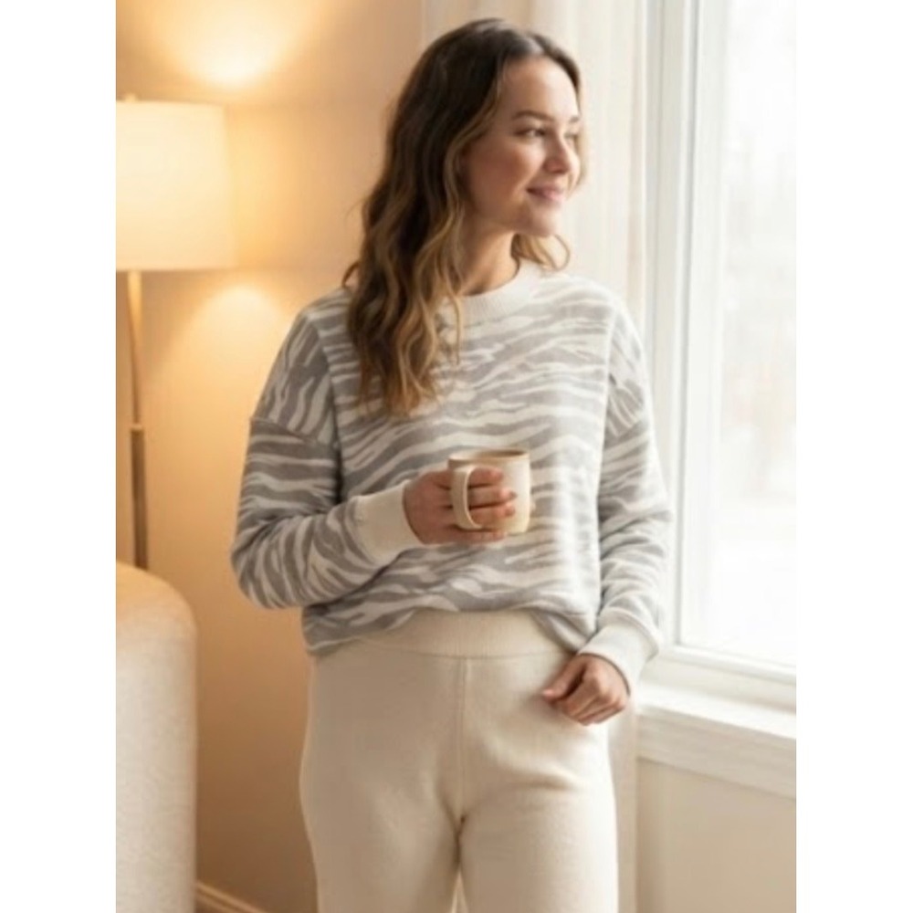 American Eagle Zebra Print Ahh-Mazingly Soft Sweatshirt Grey White XS Jegging